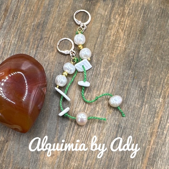 Alquimia Green and White Earrings with Beads and Ribbon freshwater pearls - Picture 1 of 3